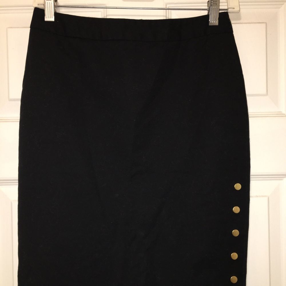 Black pencil skirt with gold buttons✨